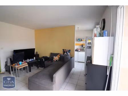 appartement à louer 2 pièces 50.34 m² - châteaurenard (13) - 587€