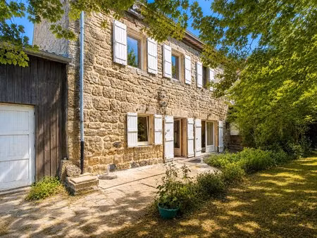 exclusivité - ferme en pierres rénovée sur 2 100 m² de terrain