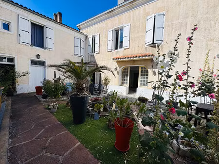 achat maison 8 pièces 225m²