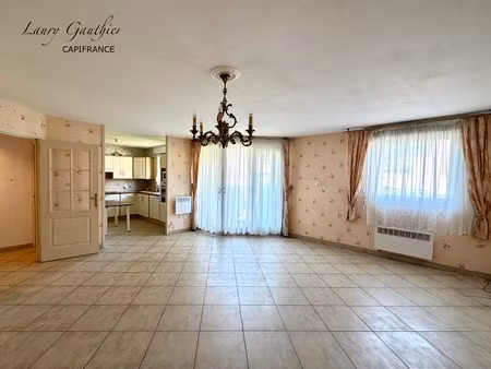 exclusivité – appartement t3 en rez-de-jardin avec terrasse  garage et parking en hyper-ce