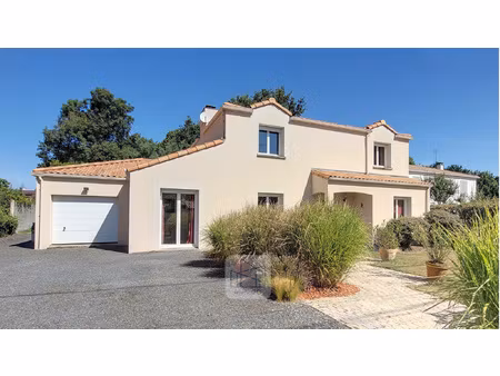 haute-goulaine - grande maison 6 chambres avec jardin