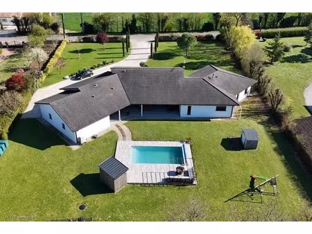 magnifique villa avec 5 chambres et piscine - entre ruffec & verteuil-sur-charente