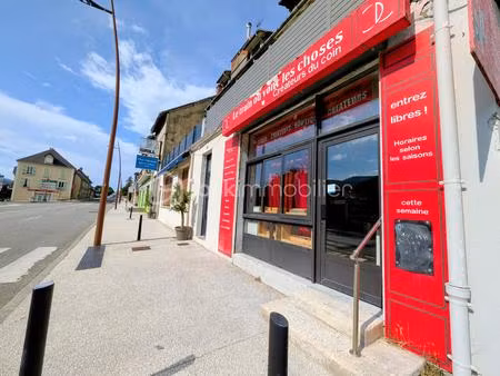 local commercial de 51 35 m² à la mure