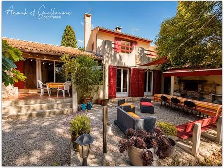exclusivité - villa familiale 171.77 m² habitable environ 6 pièces avec piscine  jardin...