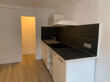 location appartement 1 pièce 25m² cuers 83390