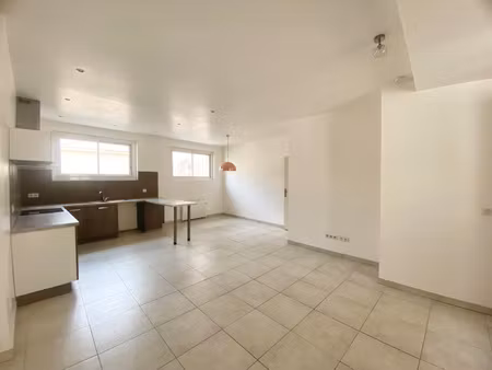 location maison 3 pièces 71m² cassis 13260