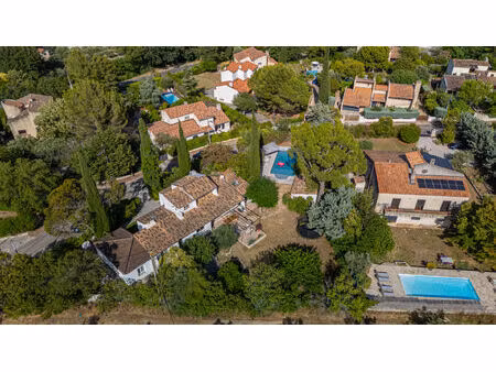 location maison 6 pièces 188m² aubagne 13400