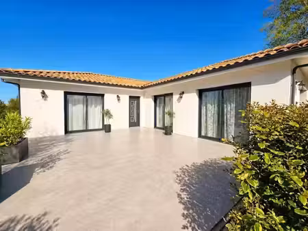 vente maison 4 pièces 131.53 m² à saint-estephe (33180)  249 000 €