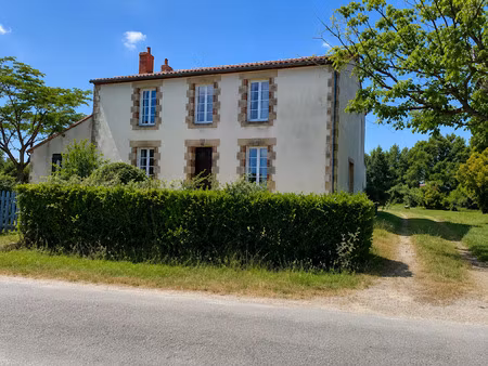 vente maison 9 pièces 170 m² à les clouzeaux (85430)  270 000 €