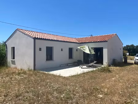 vente maison 4 pièces 102 m² à loire-les-marais (17870)  299 500 €