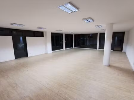 location local commercial 165m² meyzieu 69330