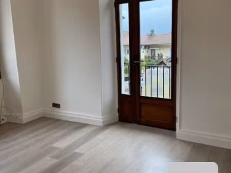location appartement 2 pièces 38m² le champ pres froges 38190