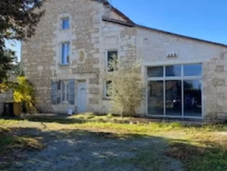 vente propriété 6 pièces 234 m² à vindelle (16430)  109 900 €