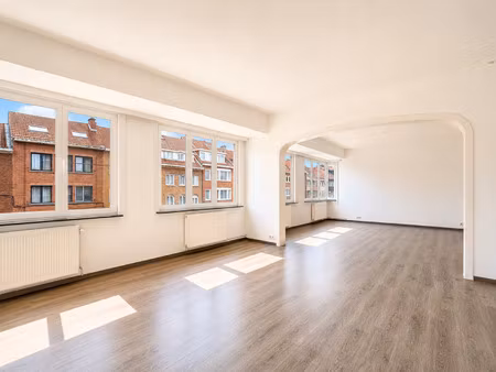 appartement à vendre avec terrasse et 2 chambres   laeken (vbe41619)