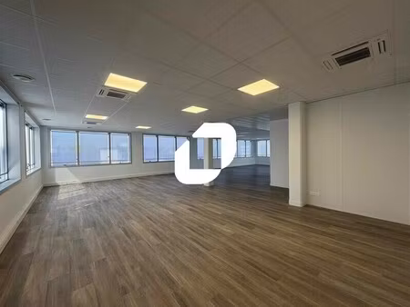 location bureaux 135 m²