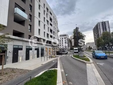 location commerce grenoble 38000 76m² à 300m²