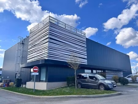 location local d’activités certines 01240 905m²