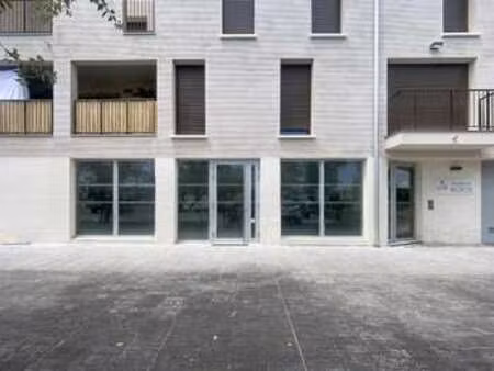 vente bureaux et commerces à biganos (33380) : à vendre / 47m² biganos