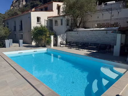 vente maison 6 pièces 200 m² gilette (06830)