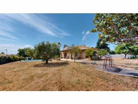 vente maison 7 pièces  224.00m²  vinassan