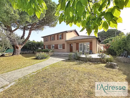 vente maison 7 pièces  193.00m²  bruguières