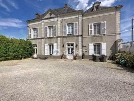 vente demeure d'exception à thouars (79100) : à vendre / 270m² thouars