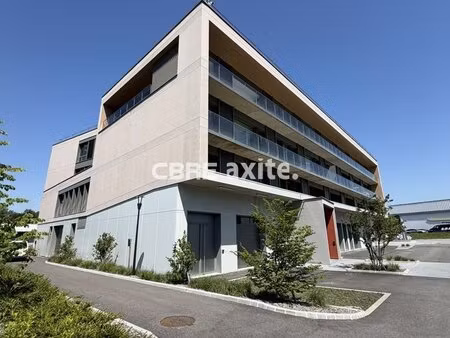 location local professionnel 478m² annecy le vieux 74940