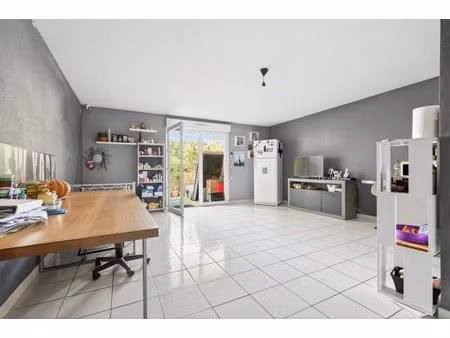 rousset – appartement t3 avec terrasse et double garage sécurisé