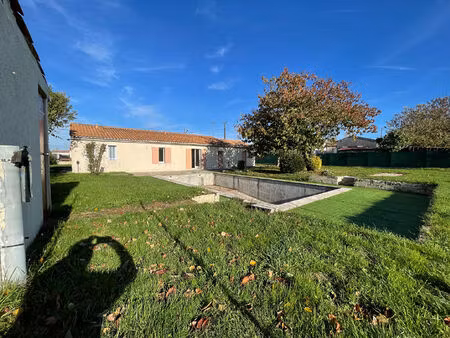 vente maison 4 pièces  113.00m²  romegoux