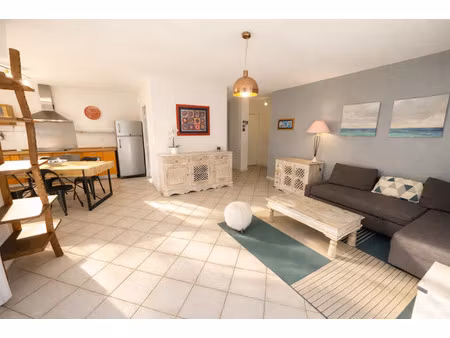 location appartement 3 pièces 77 m² à la grande-motte (34280)