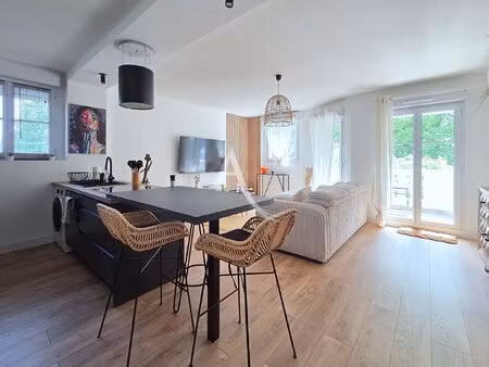 pau-trespoey appartement t2 rénové avec balcon  parking