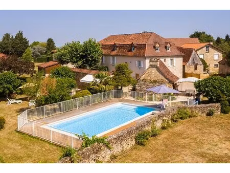 propriété quercynoise d'exception avec gîtes  piscine et grange sur les hauteurs de...