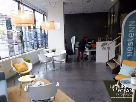 location local commercial 95m² nantes 44000