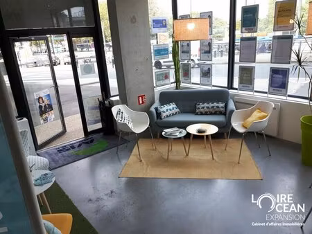 location local commercial 95m² nantes 44200