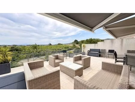 maison contemporaine 5 pieces avec piscine et vue degagee sur vi