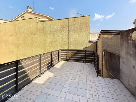 maison de ville avec terrasse  cour et garage rive-de-gier