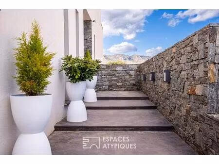 superbe villa contemporaine avec vue imprenable sur les massifs