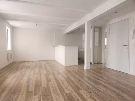 location appartement 3 pièces 78 m² à lannilis (29870)