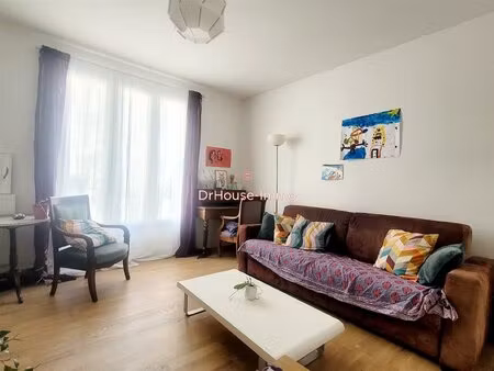 appartement t3 toutes-aides balcons  cave et stationnement.