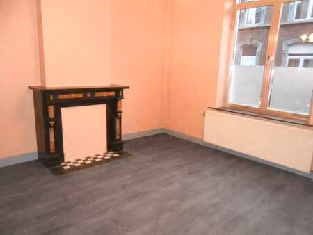 appartement 2 pc + sdb au rez. 700€ toutes charges comprises