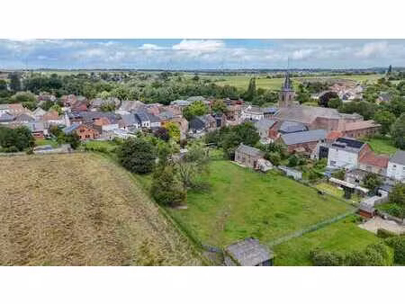 terrain avec etable - 27 ares - centre de pont a celles