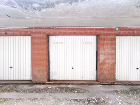 box garage idealement situe !!