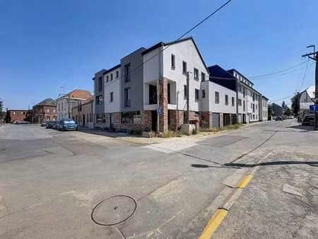 immeuble gros oeuvre - 2 duplex + un commerce et 3 garages
