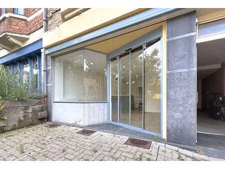 commerce + atelier à louer
