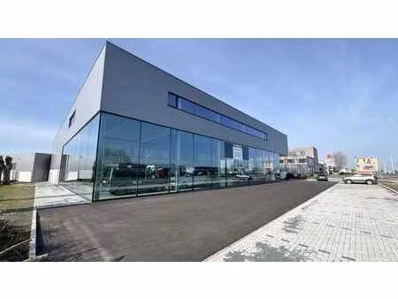 showroom et entrepôt neufs à louer sur l'a12 à aartselaar.