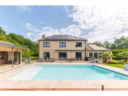villa familiale avec piscine et jardin sud-ouest