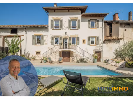 maison de luxe à vendre à saint-jean-de-moirans
