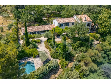 villa de luxe à vendre à entrechaux