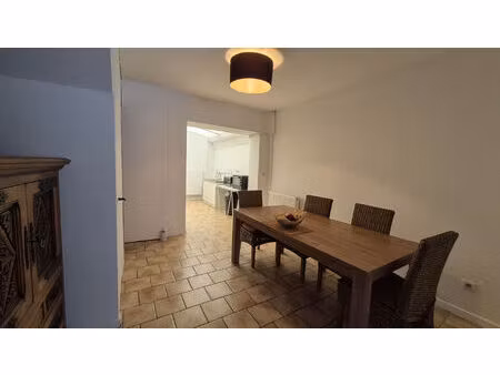maison familiale 4 chambres ? proche écoles  commerces et transports