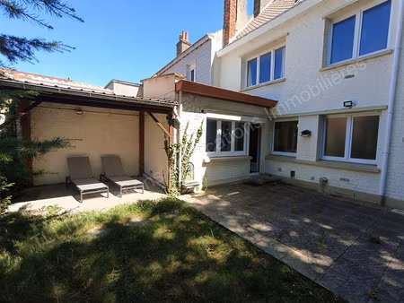 grande maison familiale avec garage et jardin